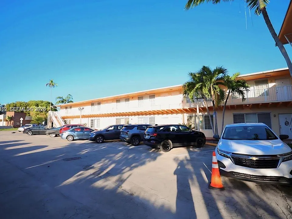 13 S Royal Poinciana Blvd #2
