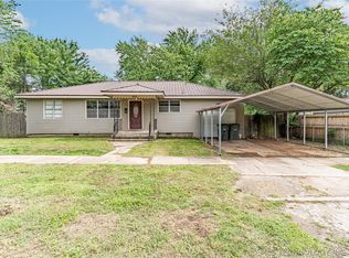 212 E 2nd Ave, Bristow, OK 74010