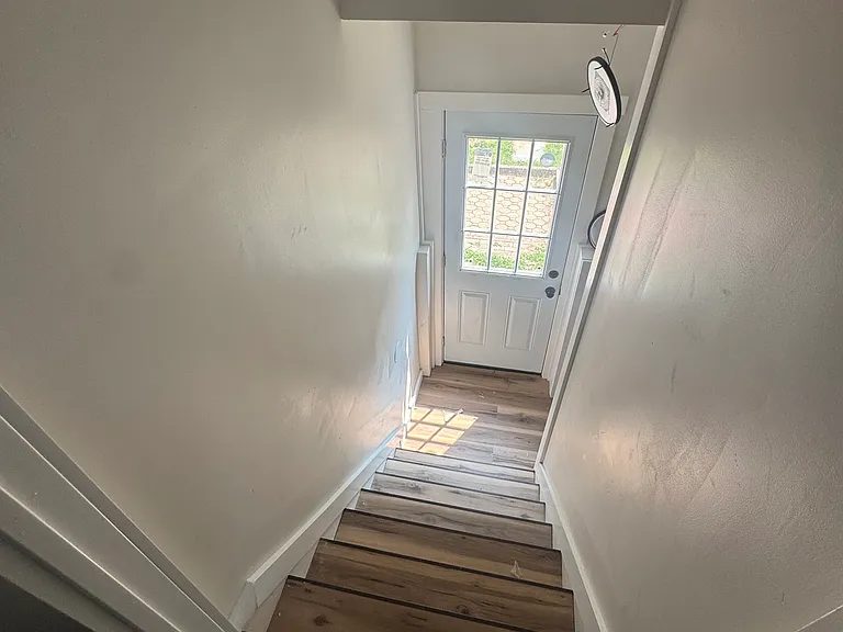 202 Melrose Dr — Photo 13
