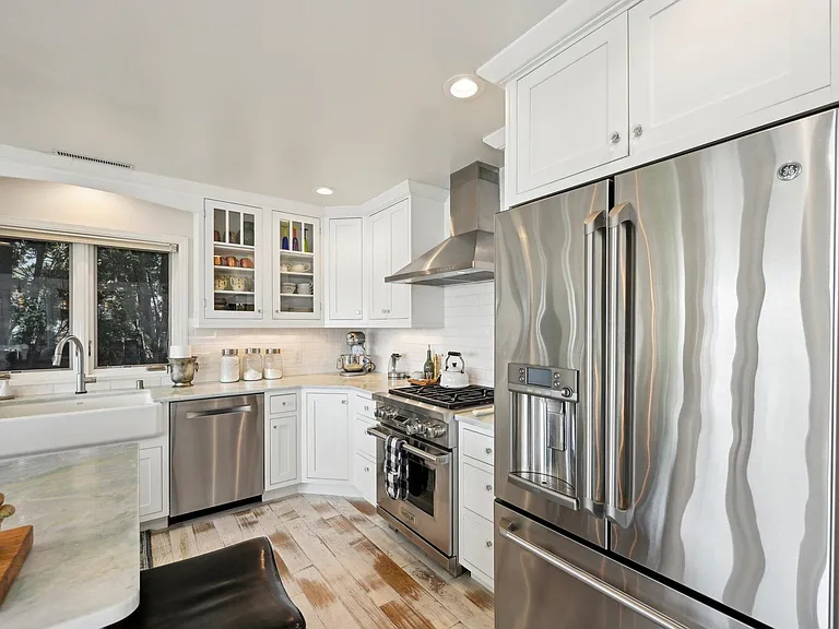 2800 Tomahawk Ct — Photo 8