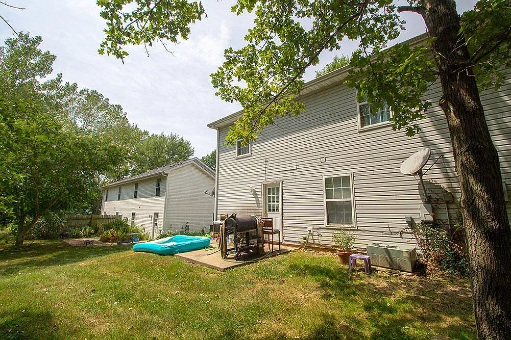 4 bed, 2.0 bath, 1528 sqft, $1,550 — Photo 2