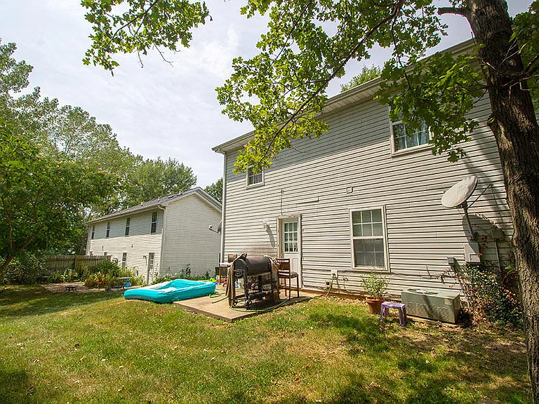 5567 E Pinehurst Ln — Photo 2