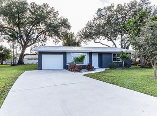 3728 Mundy Ridge Dr, Sarasota, FL 34233