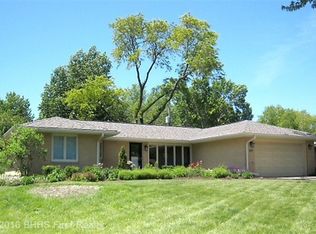1816 76th St, Windsor Heights, IA 50324