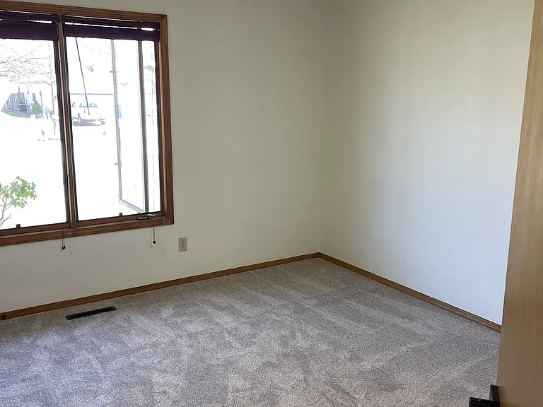 301 N Meadow St — Photo 23
