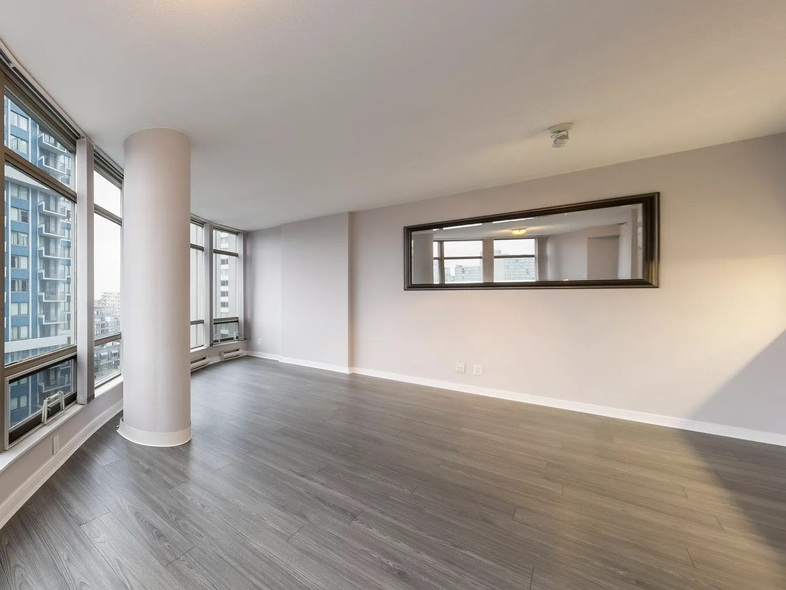 2 bed, 900 sqft, $3,400 — Photo 2