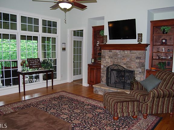 3rd image of 393 Teel Mountain Dr