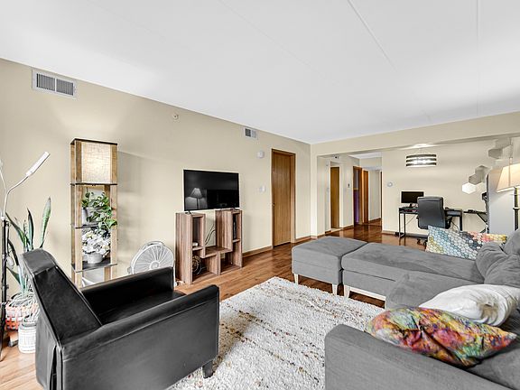 5th image of 4530 W 93rd St APT 2D