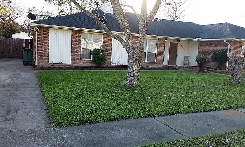 1st image of 19539 Hollowlog Dr