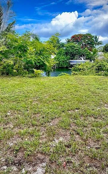 121 NW 7th Ct — Photo 5