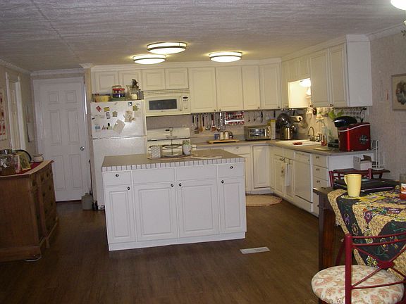 Spacious kitchen