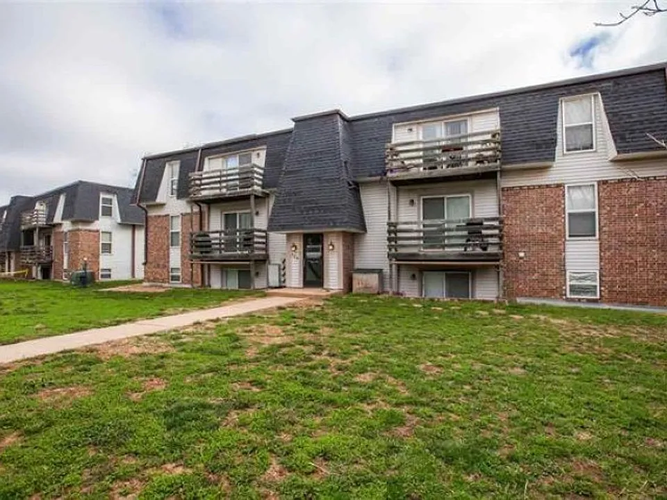 709 Dondee Dr #11