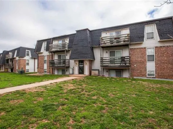 709 Dondee Dr APT 11, Manhattan, KS 66502