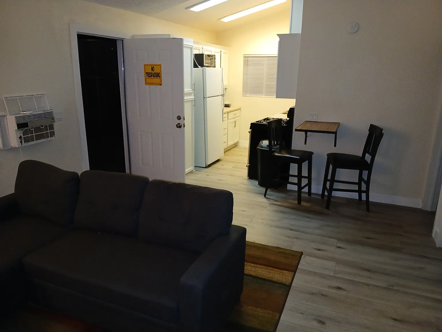 3 bed, 900 sqft, $1,495 — Photo 1