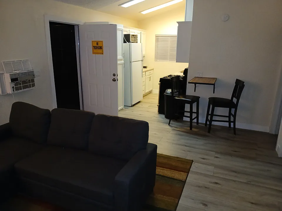 330 Stewart St #2