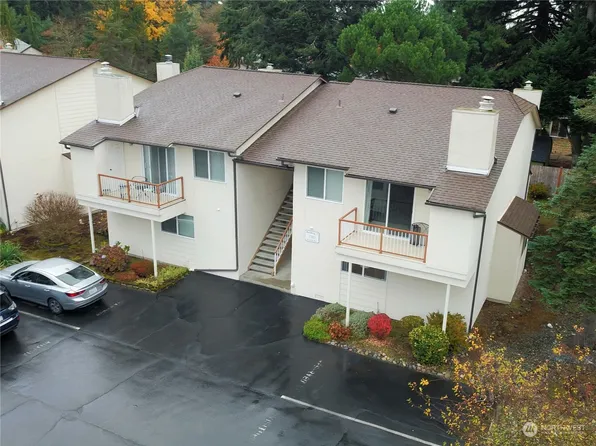 7310 NE 142nd Place #2B, Kirkland, WA 98034