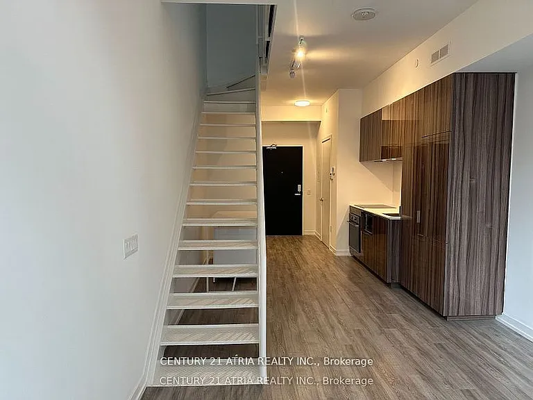 77 Shuter St #725 — Photo 12