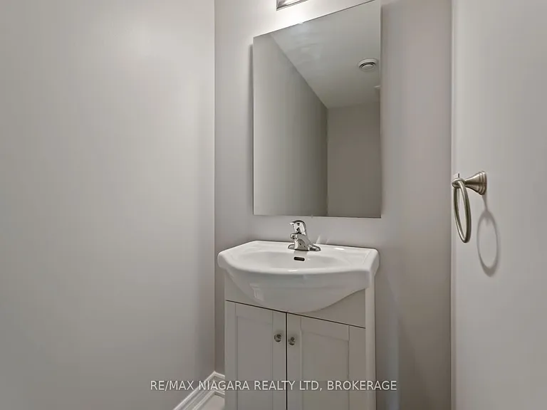 81 Grove St — Photo 16