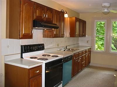 2nd image of 2917 Gaylord Ave