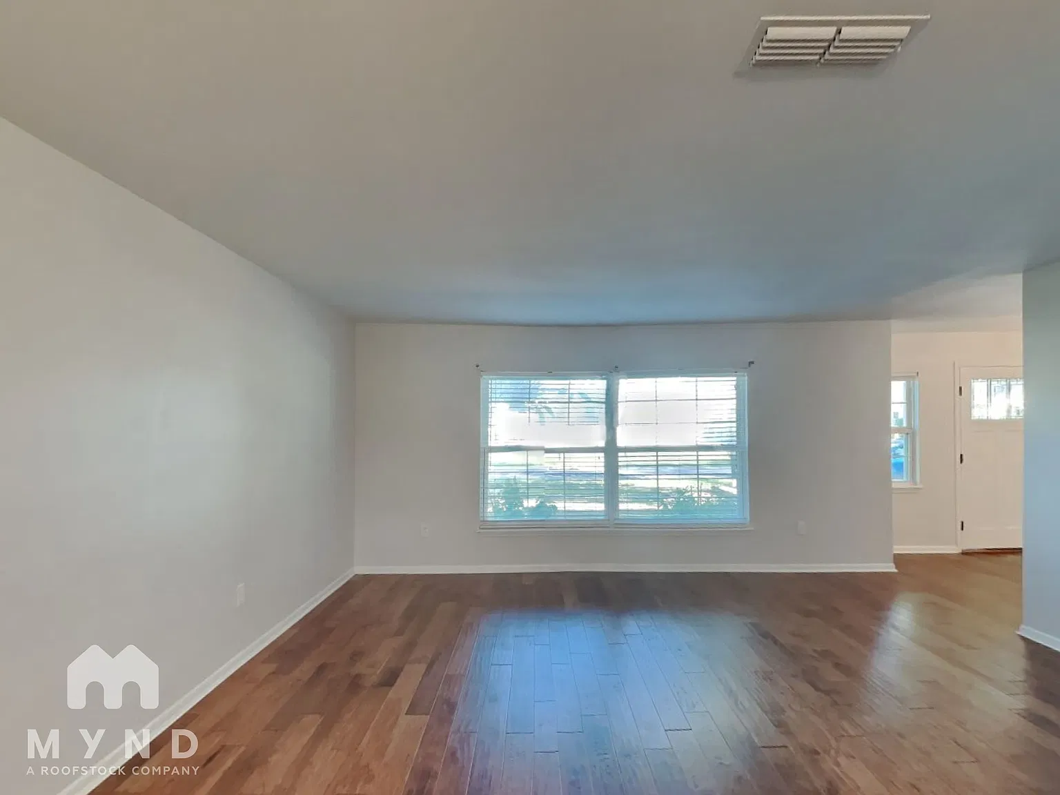 4 bed, 2.5 bath, 2556 sqft, $2,975 — Photo 4