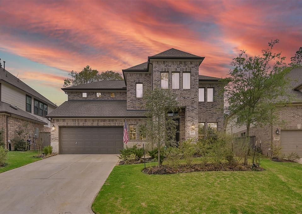 1st image of 207 Castle Combe Ct