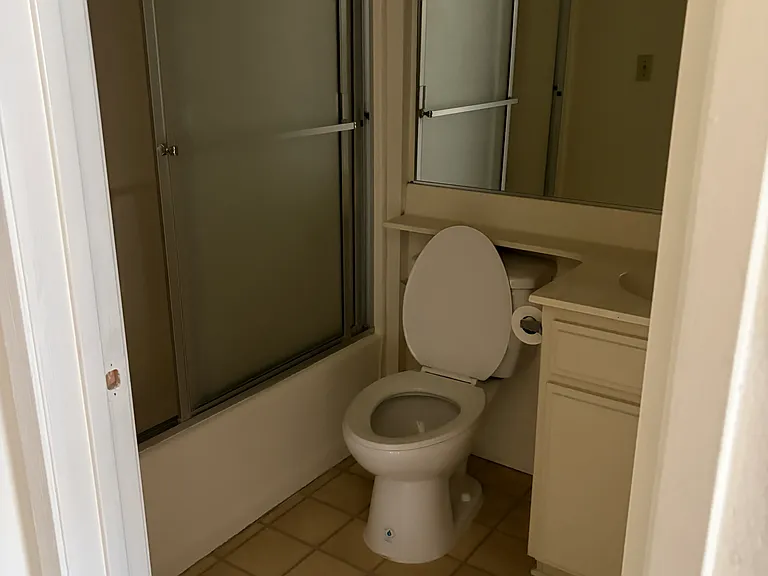 328 E Valencia Ave #H — Photo 8