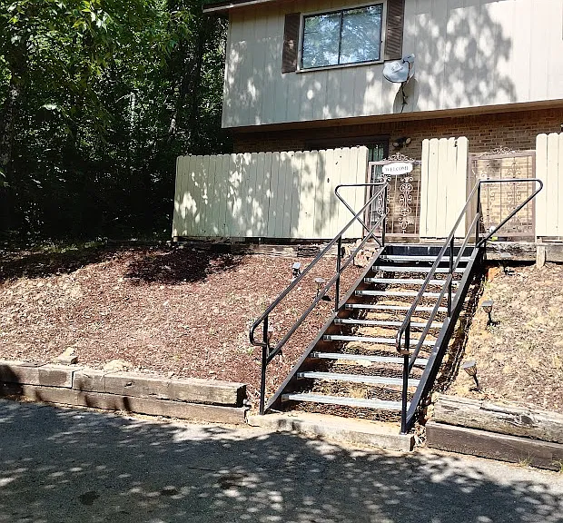 3404 Birchwood Dr — Photo 1