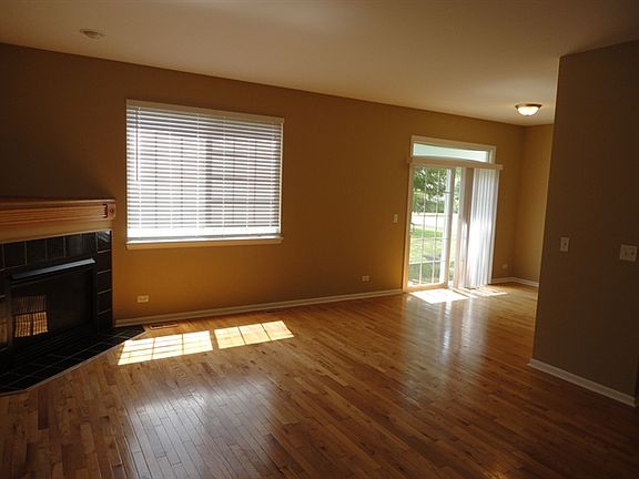 4th image of 277 Robin Glen Ln