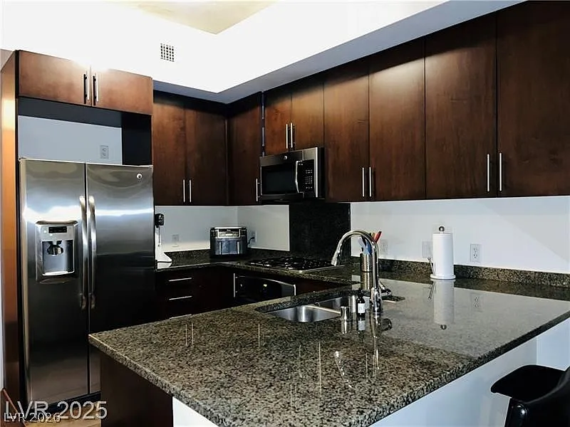 1 bed, 1.0 bath, 1033 sqft, $1,900 — Photo 4