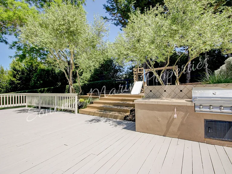 4626 Bennett View Dr — Photo 11