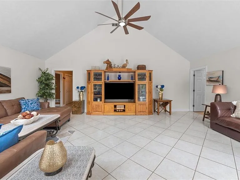 1061 N Highway 92 — Photo 38
