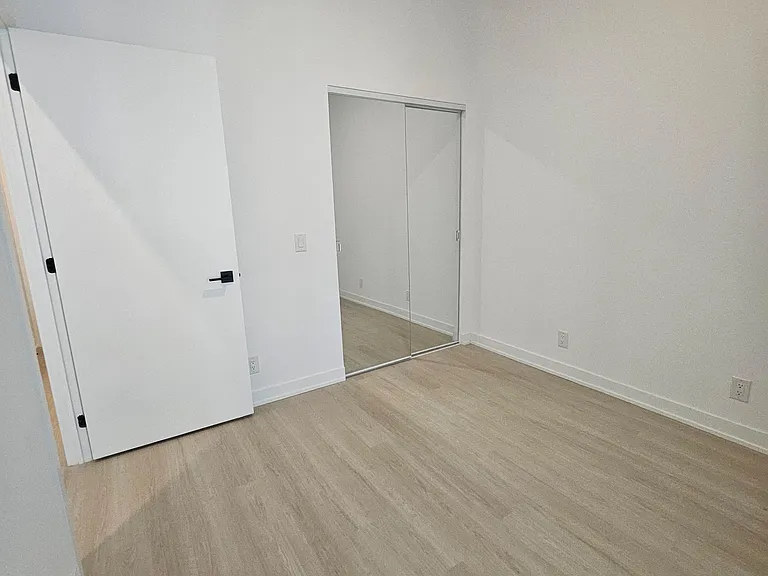 699 Sheppard Ave E #105 — Photo 7