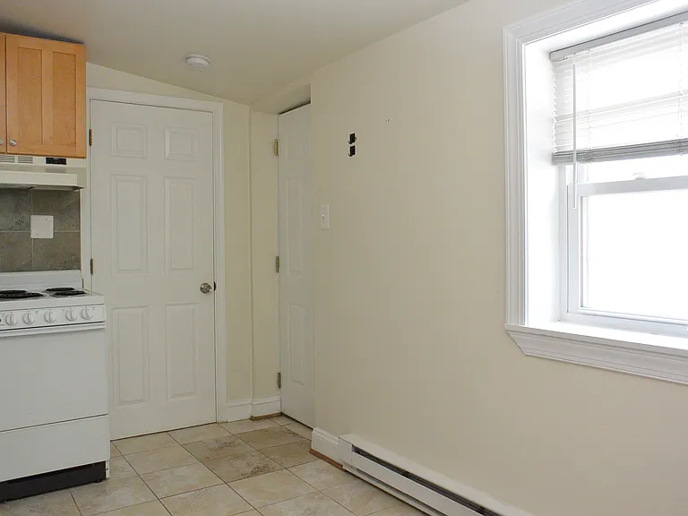924 Light St #A — Photo 5