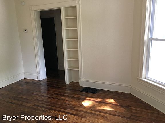 4th image of 676 N Main St