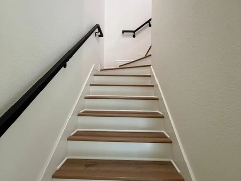 303 Live Oak St — Photo 12