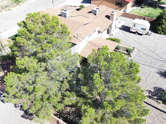 5th image of 601 Sierra Vista Dr