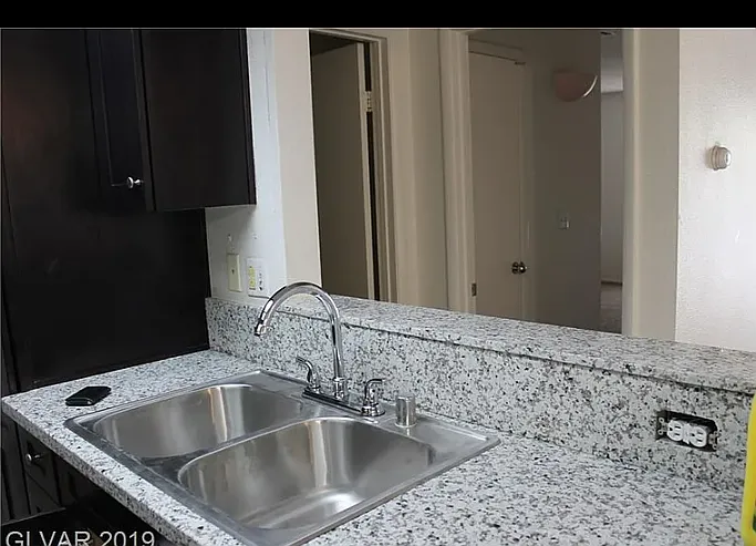 7100 Pirates Cove Rd #2100 — Photo 2