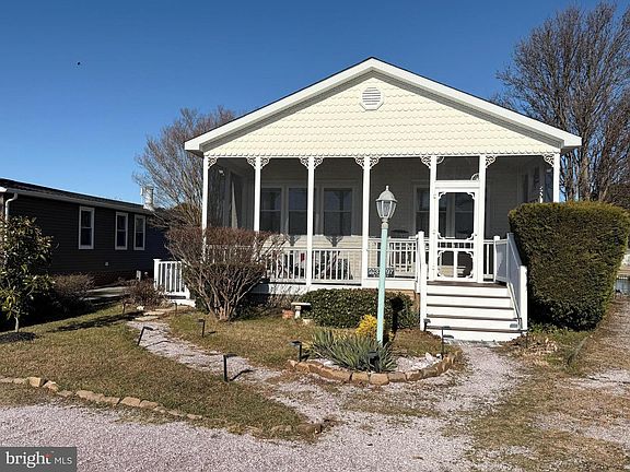 4th image of 37097 Sandpiper Rd #9