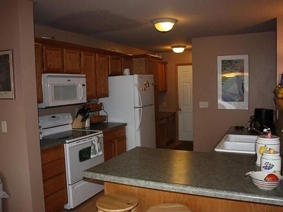 2nd image of 1208 Autumn Dr