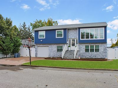 125 Spruce Street, Lindenhurst, NY, 11757