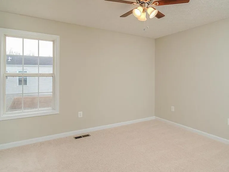 11818 Sylvia Dr — Photo 21