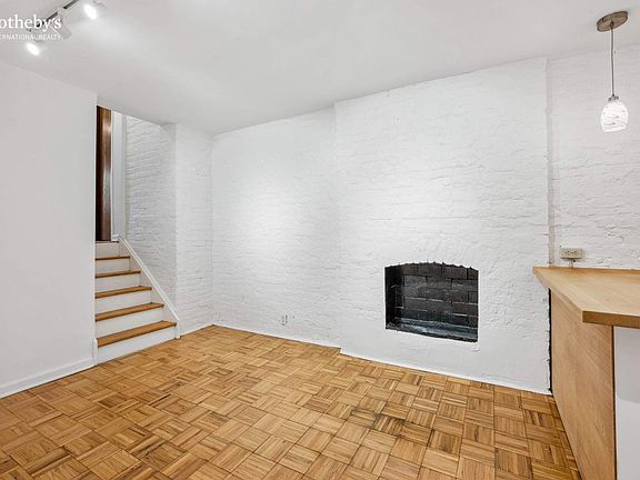 4th image of 220 E 79th St APT 4B