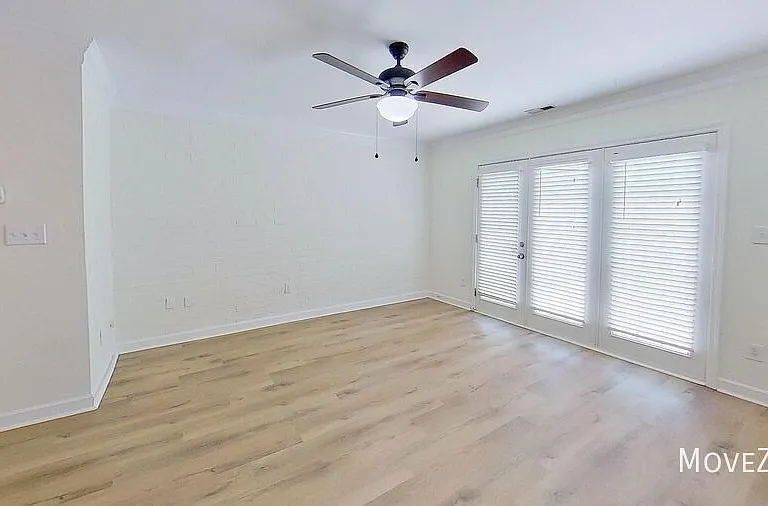 1336 Green Oaks Ln #E — Photo 26