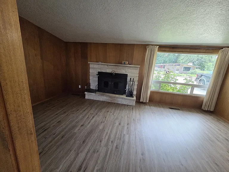 2215 Terrace Dr — Photo 11
