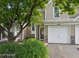 1672 College Green Dr, Elgin, IL 60123