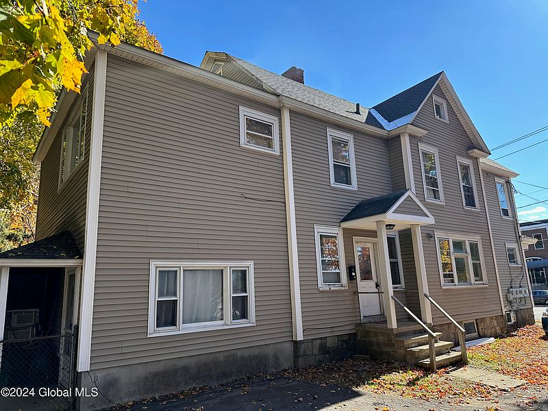 3rd image of 8 Lawrence Street