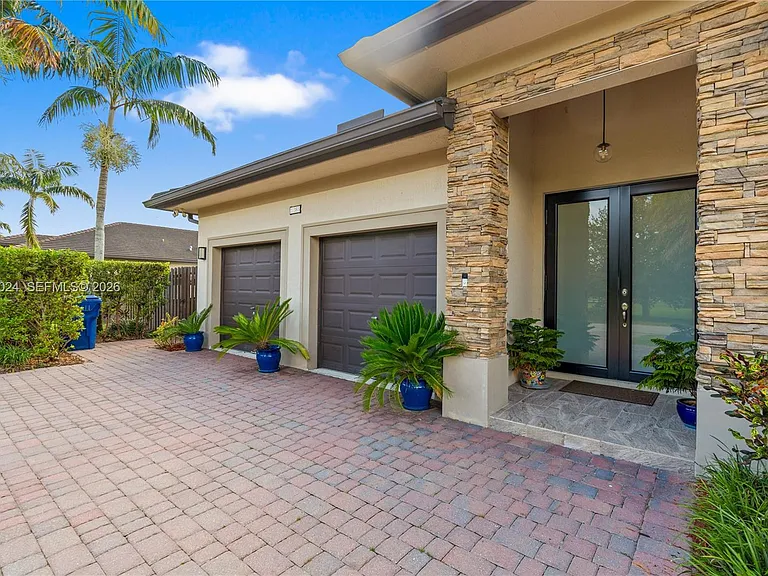 21365 SW 177th Ct — Photo 41