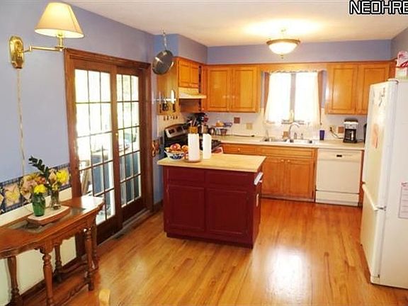 5th image of 800 Laurann Ave