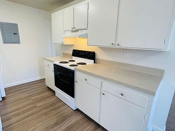 3rd image of 12323 33rd Ave NE #11