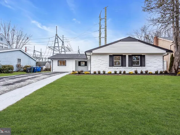 67 Garland Ln, Willingboro, NJ 08046